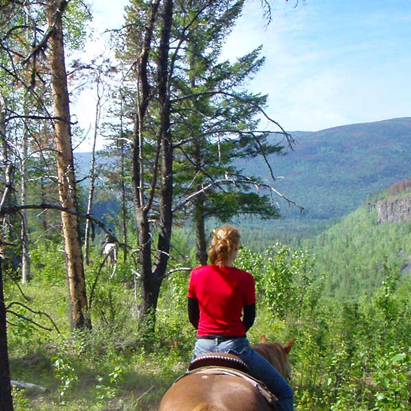 Titia aan het paardrijden in Canada