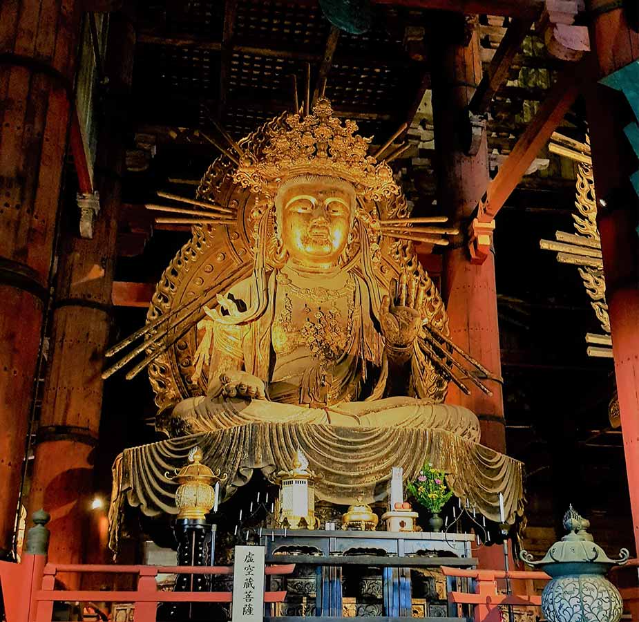 Beeld in de Todaiji tempel in Japan