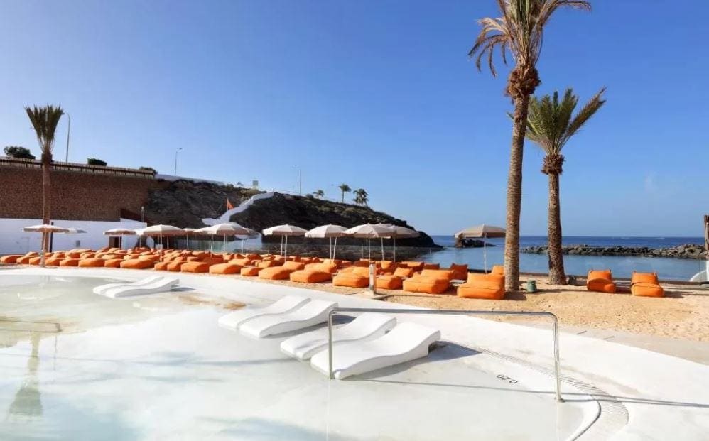 Beachclub van het Hardrock Hotel op Tenerife