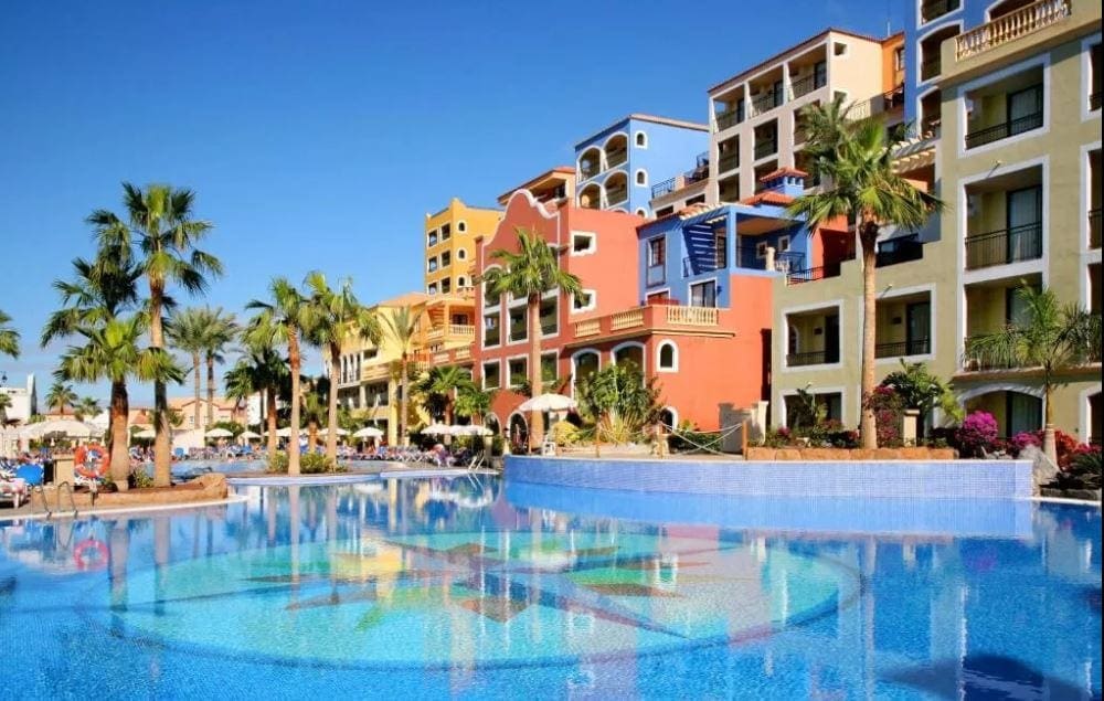 Een van de zwembaden van Bahia Principe Costa Adeje