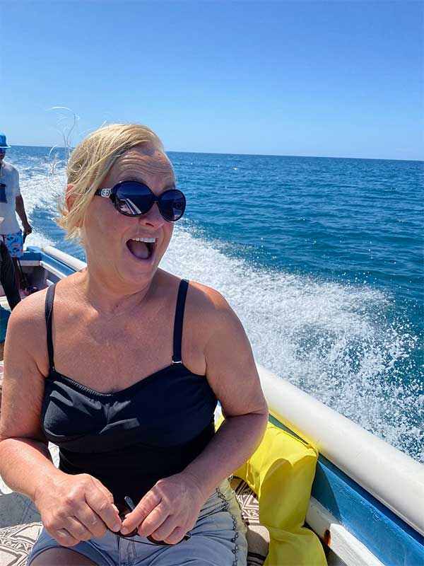 Sylvia in een bootje op zee
