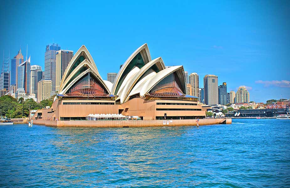 Opera House in Sydney gezien vanaf het water