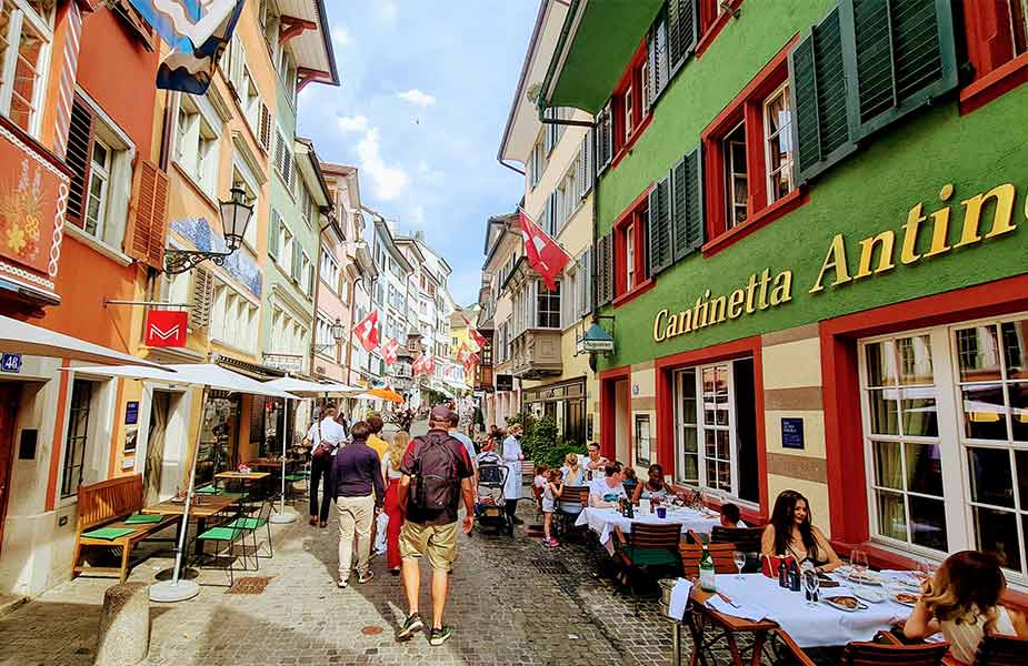 Gezellige straat in Zurich