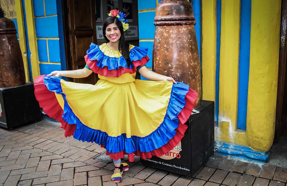 Colombiaanse vrouw in klederdracht