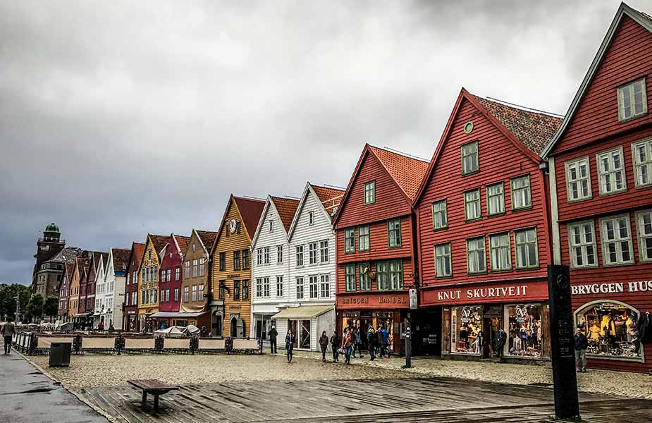 Gekleurde huizen in het centrum van Bergen in Noorwegen