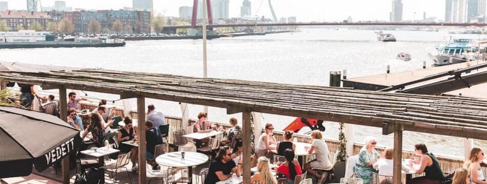 Aloha Bar terras Rotterdam Maas