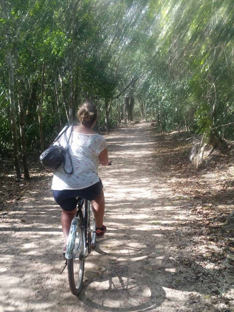 Fietsen bij Coba in Mexico