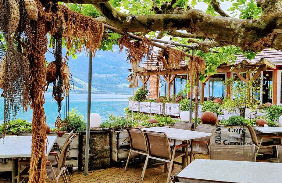 Terras van het restaurant in Quinten aan de Walensee