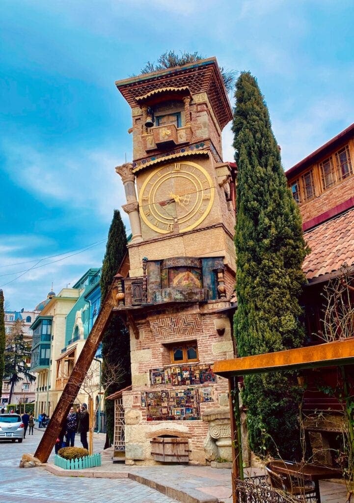 The Leaning Tower Tbilisi Georgie klokkentoren Mike Swigunski Unsplash