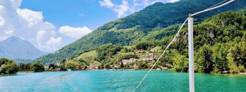 De Walensee wordt omringd door bergen