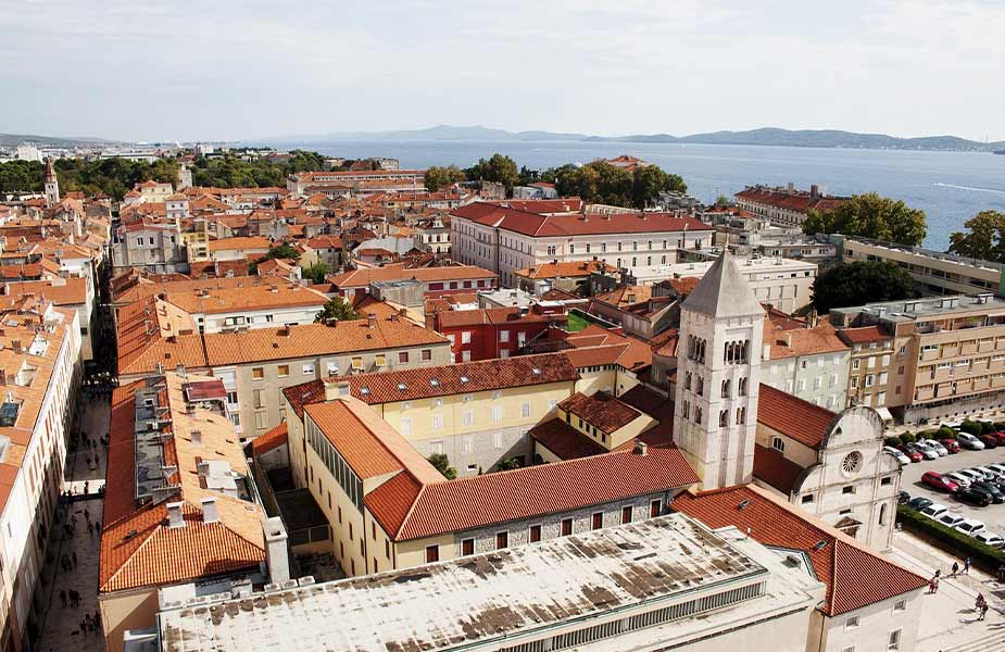 De historische stad van Zadar in Kroatie