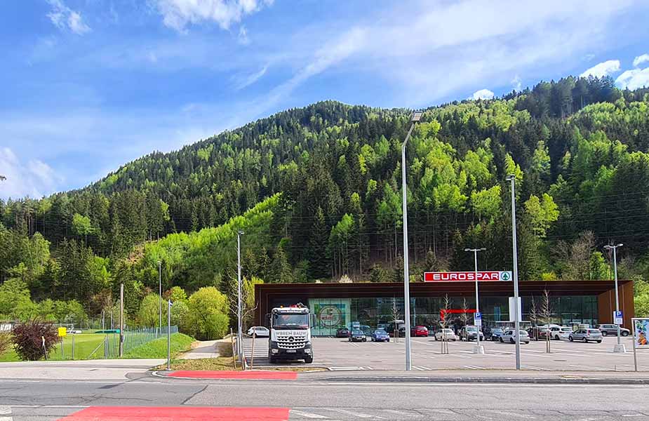 Spar supermarkt in Radenthein in Oostenrijk