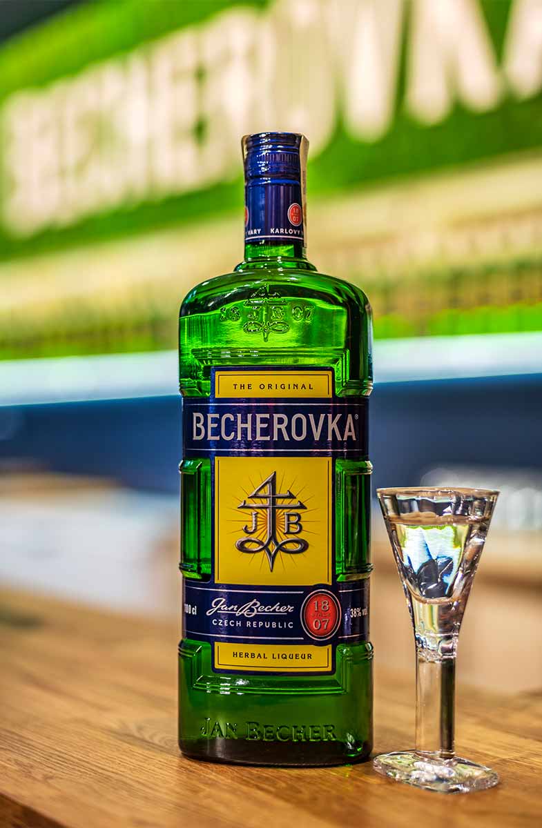 De sterke drank Becherovka uit Tsjechie