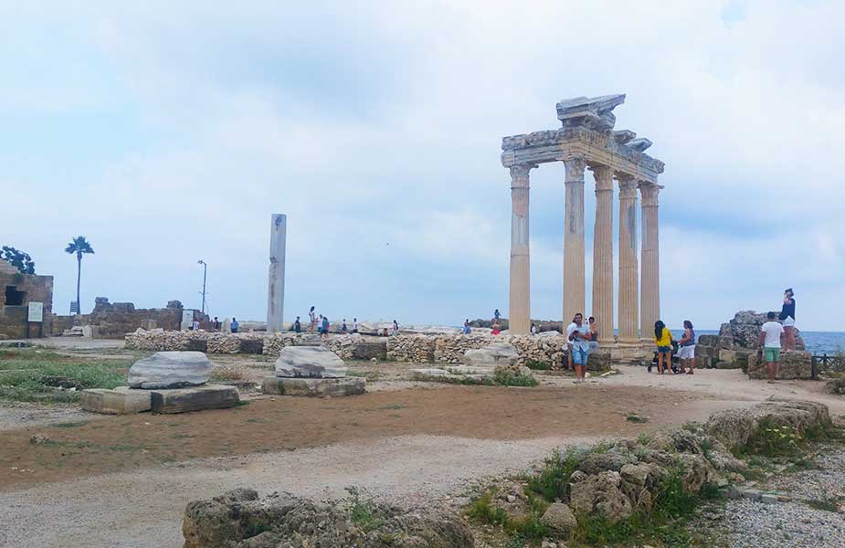 De Apollo tempel bij Antalya