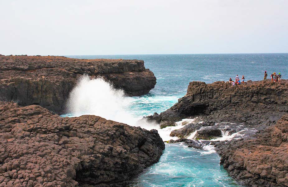 Doen tijdens vakantie Kaapverdie, naar deze kust met blauwe zee