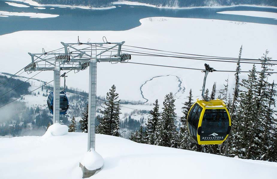 Cabine van een skilift in Revelstoke in Canada