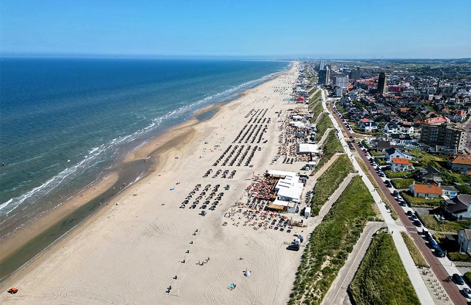 Vakantie aan de Nederlandse kust zoals hier in Zandvoort