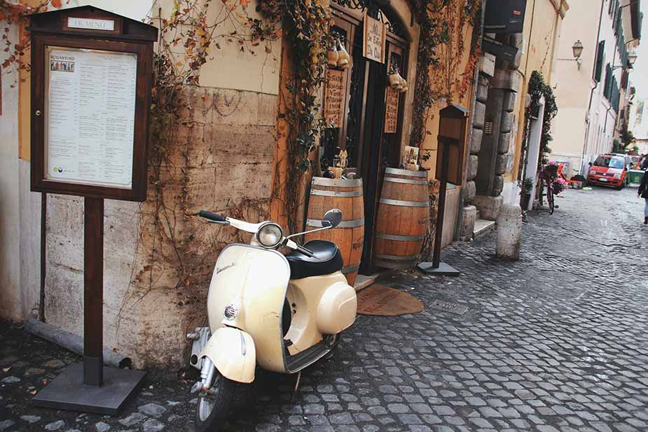 vespa door rome tour