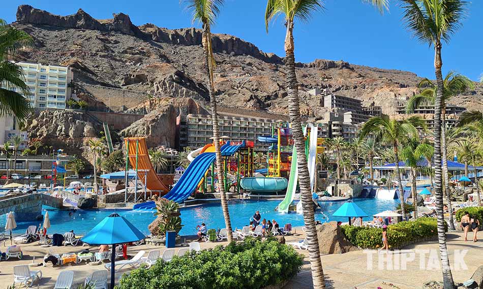Zwembad en glijbanen in Taurito Gran Canaria