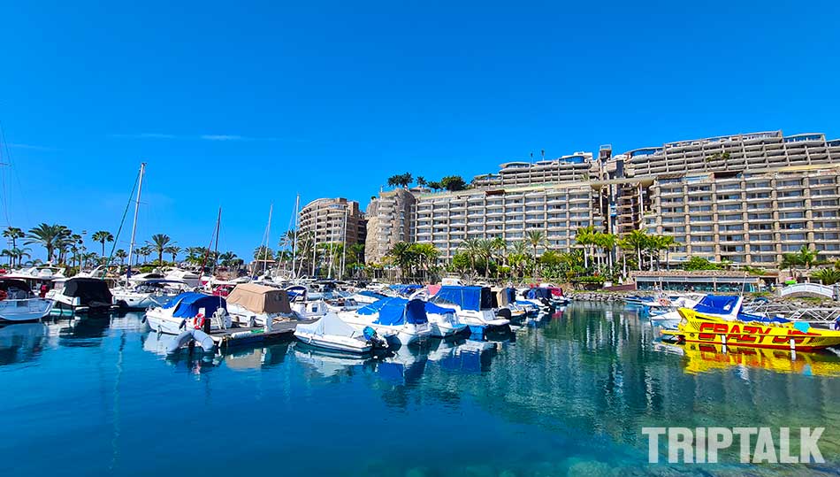 De kleine jachthaven van Playa Anfi del Mar