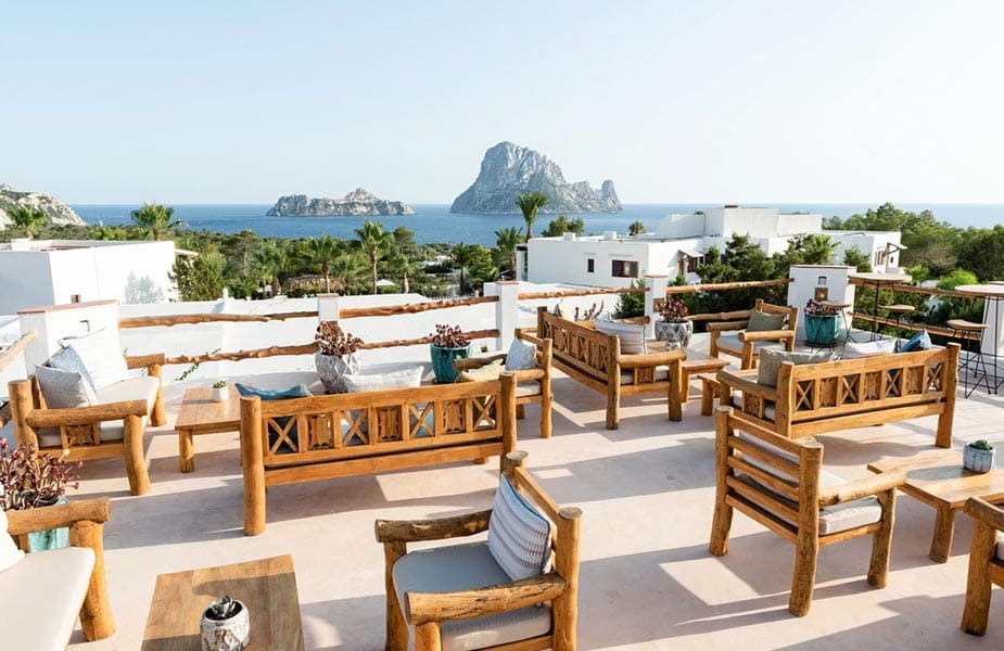Het terras van Petunia hotel Ibiza