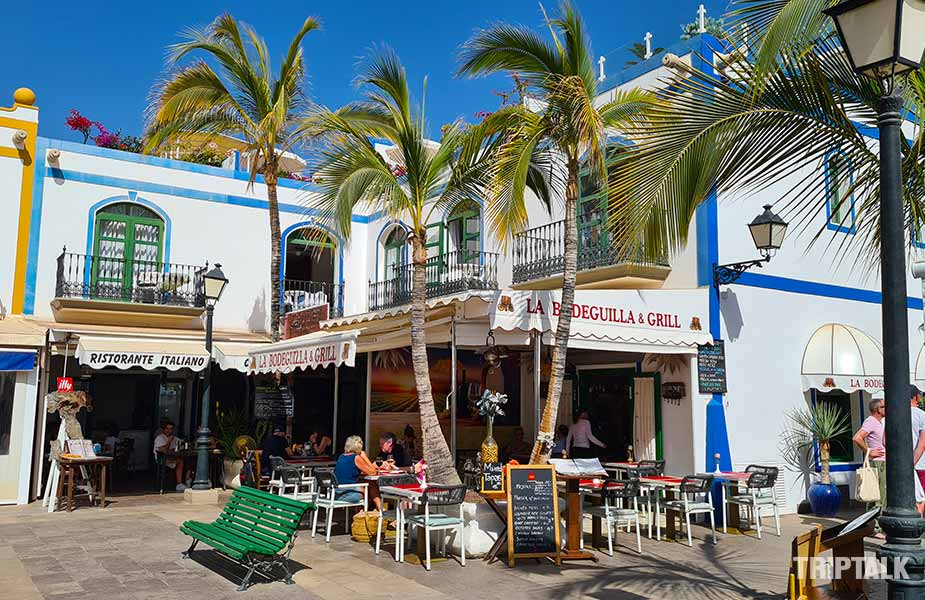 Gezellig pleintje in jachthaven Puerto de Mogan