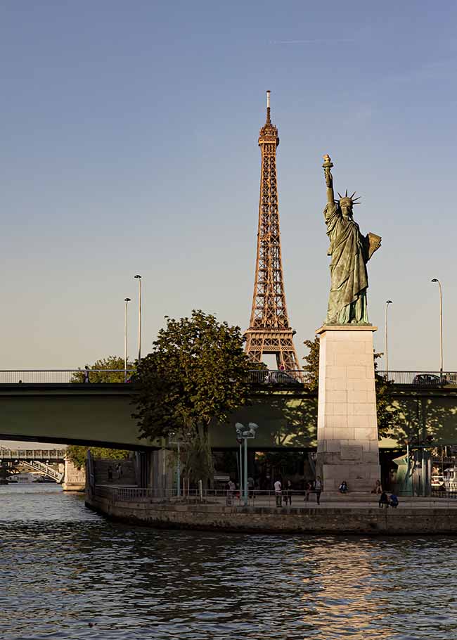 statue of liberty ile aux cygnes