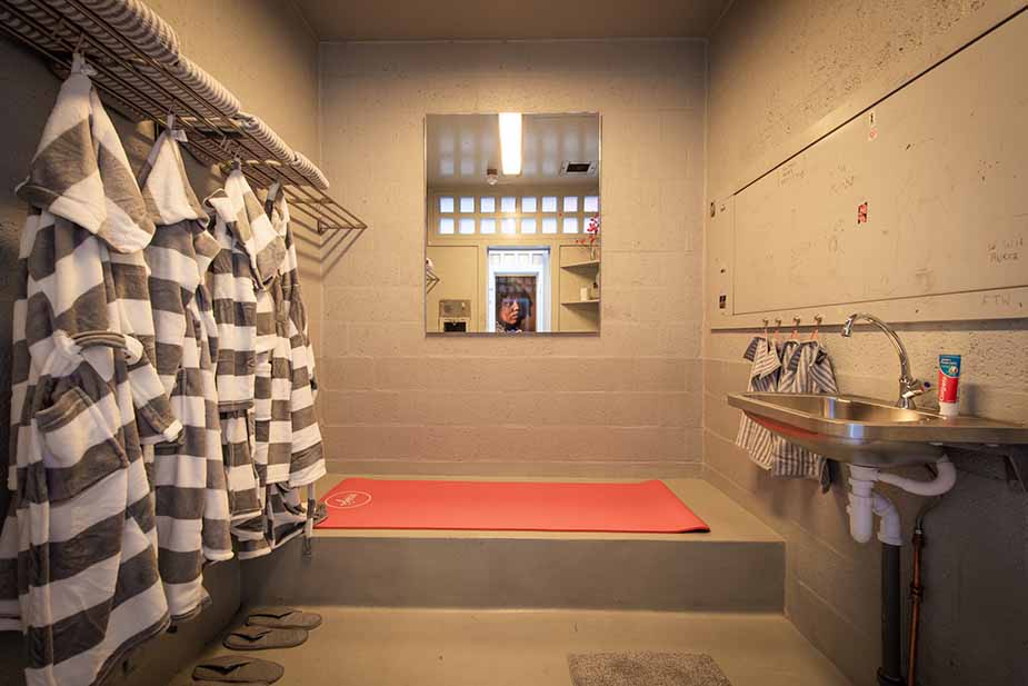 bijzonder overnachten penthouse prison rotterdam