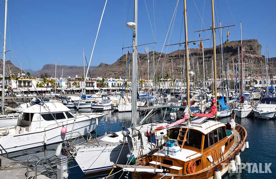 De  jachthaven van Puerto de Mogan op Gran Canaria