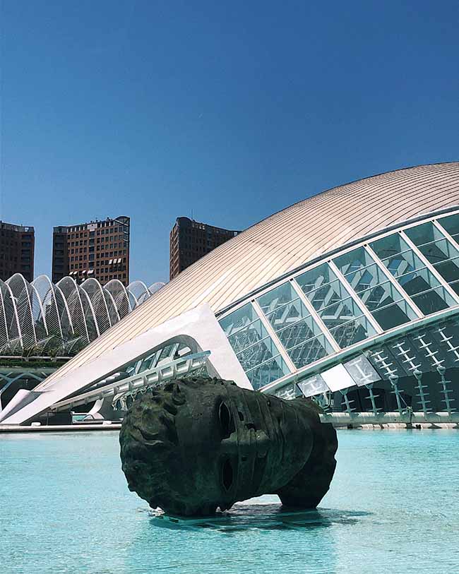 Bewonder architectuur en kunst bij Ciudad De Las Artes y Las Ciencias