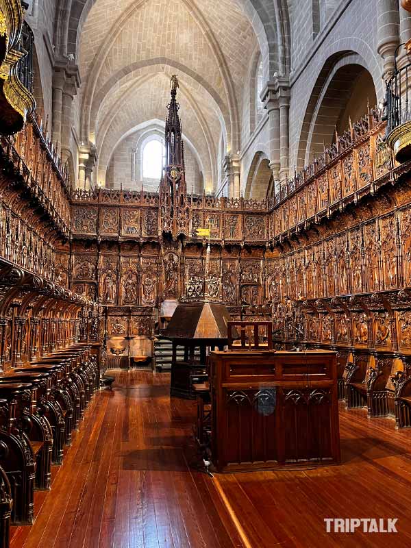 Interieur Romaanse kerk in Zamora