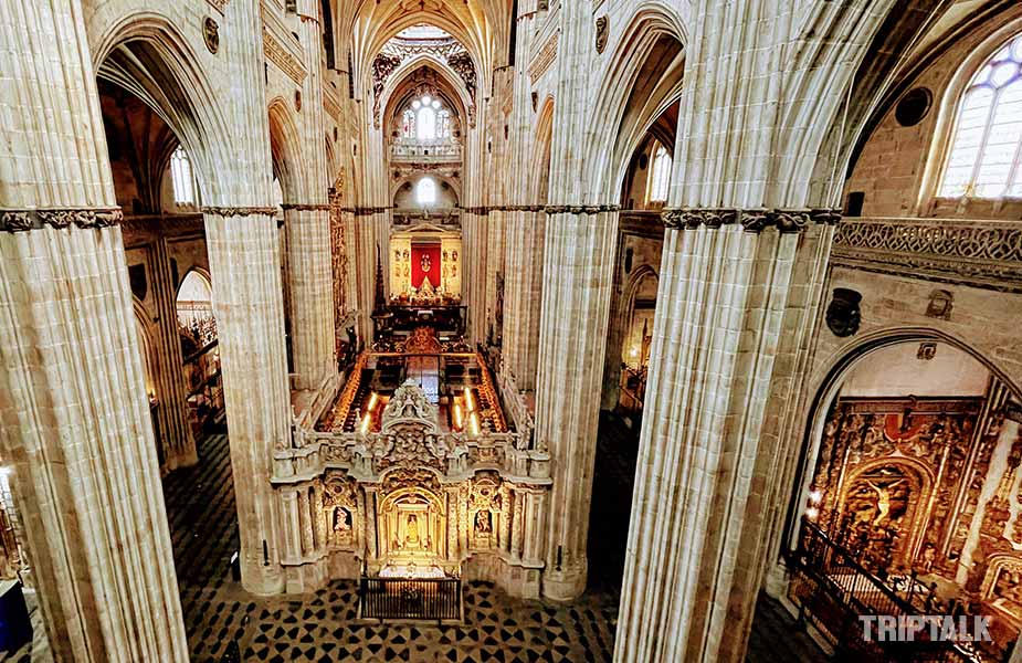 De binnenkant van de nieuwe kathedraal in Salamanca