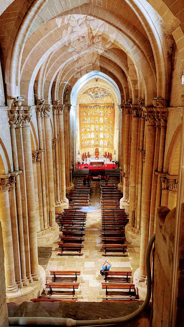 Binnen in de kathedraal van Salamanca