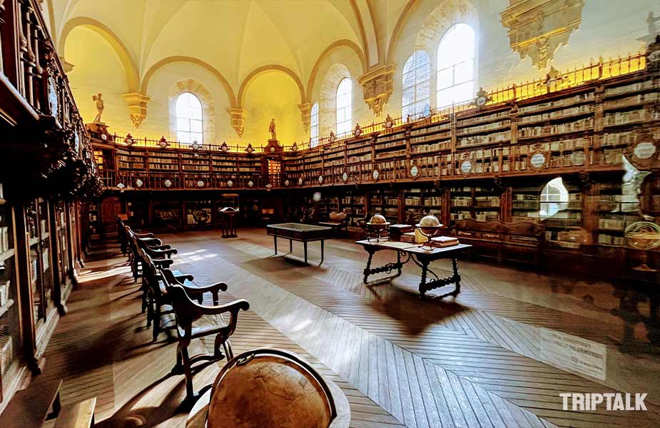 Oude bibliotheek in universiteit Salamanca