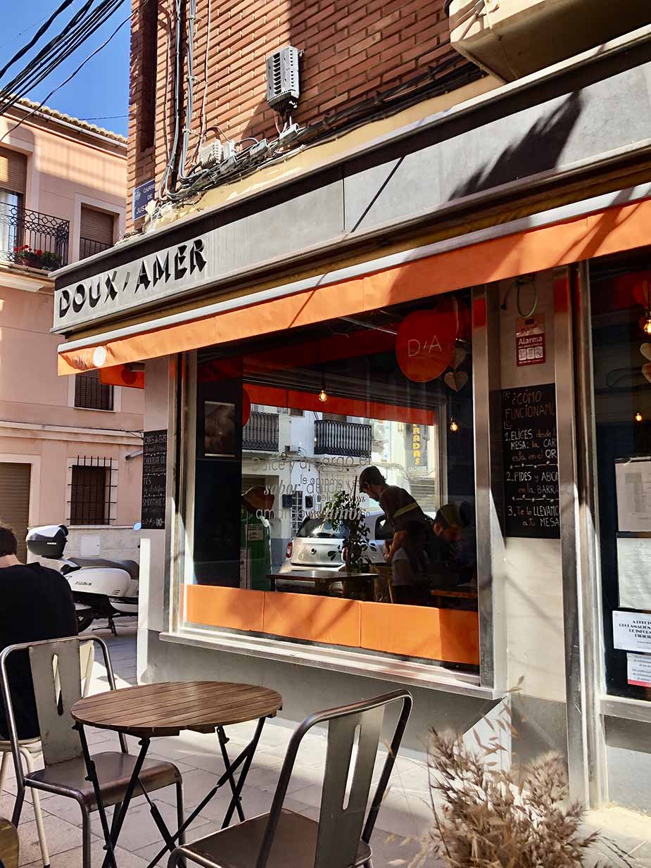 Doux-Amer Café in Valencia