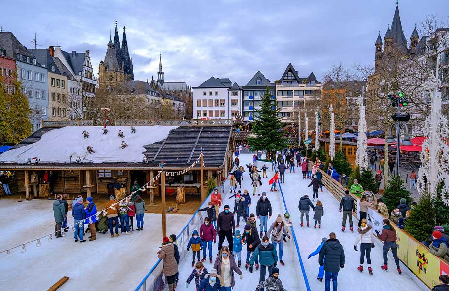 Kerstsfeer op de kerstmarkt in Keulen