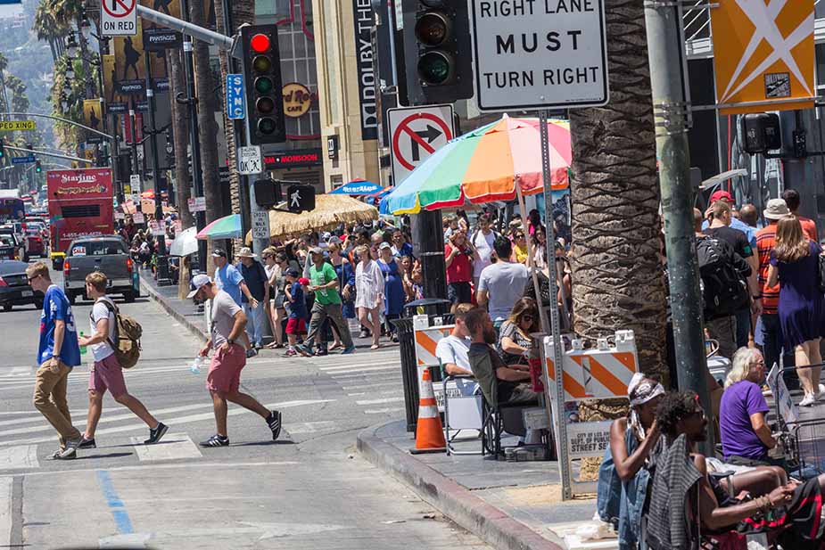 Drukte op straat in Hollywood