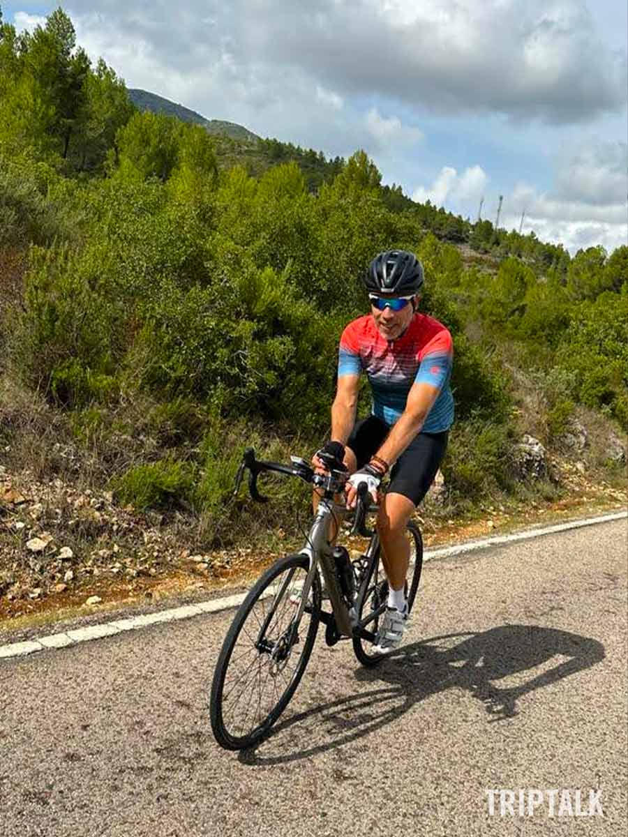 Jeroen op Coll de Rates tijdens fietsen Calpe Spanje
