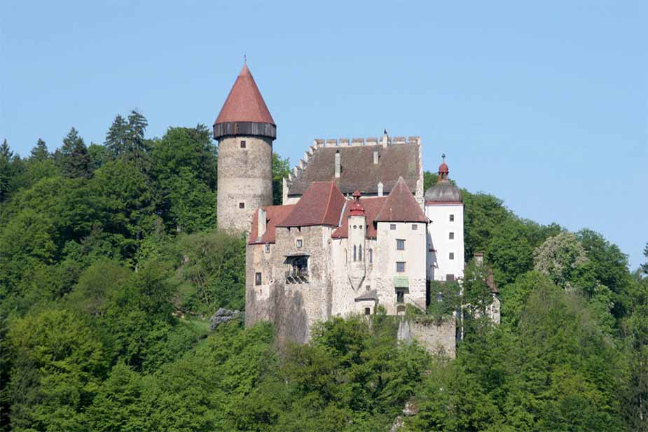 Burg Clam bei Grein, bijzonder overnachten oostenrijk