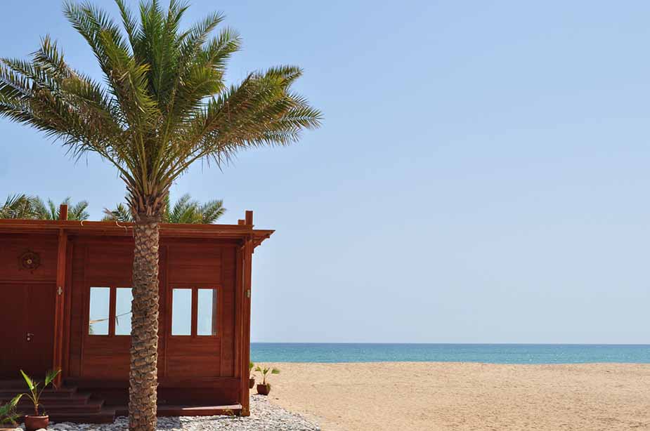 Aan het strand bij Sifawy Hotel in Muscat, Oman