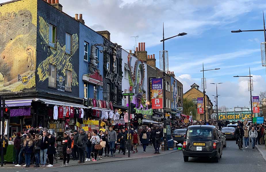 Kleurrijke straat in Camden in Londen