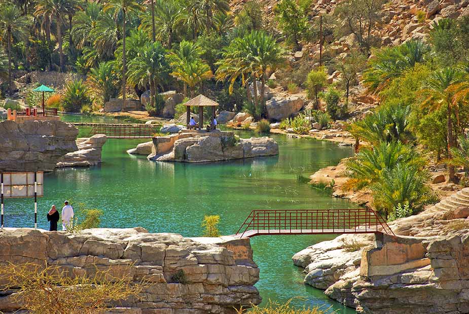 Breng eenn bezoek aan deze Wadi Bani Khalid tijdens je vakantie in Oman