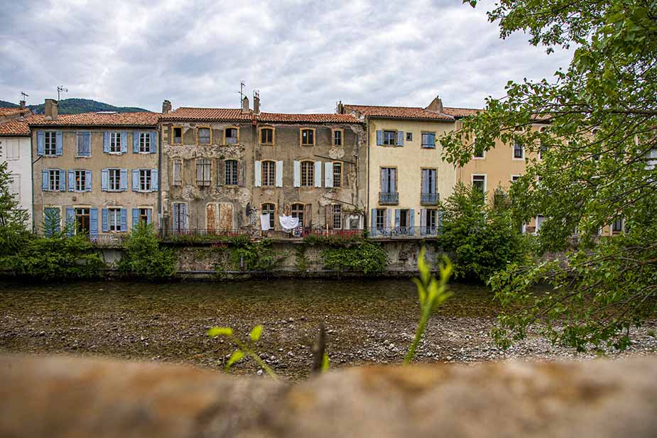 La Serpent aan de rivier