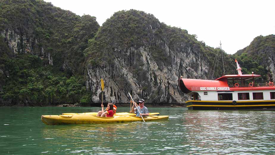 Een cruise door de Lan Ha Bay tijdens het reizen door noord Vietnam