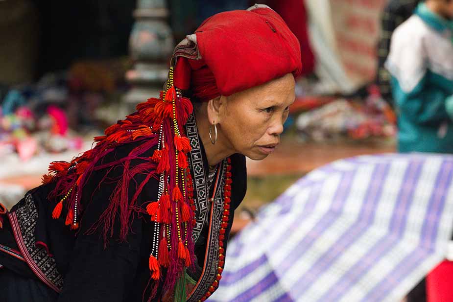 Bergbewoonster op de markt in Sapa