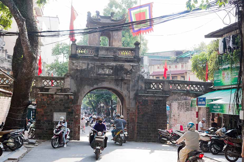 Een stadspoort in Hanoi