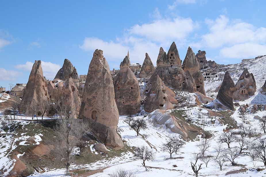 Fairy chimneys ofwel grotwoningen in Cappadocië