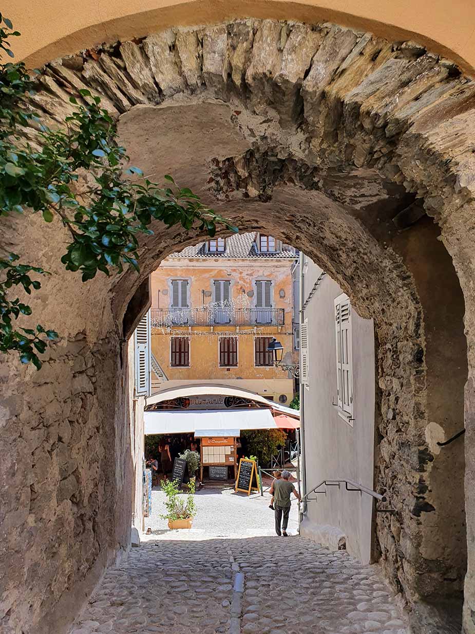 Doen op Corsica, deze stad Corte bezoeken