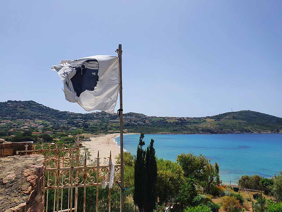 Plage de Pero, een van de mooie stranden op Corsica