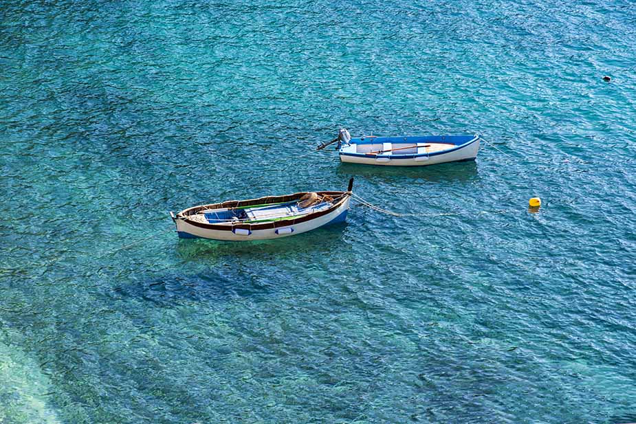 Blauw water in Italië bij Cinque Terre
